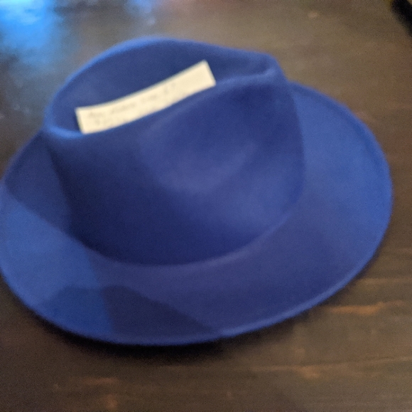 Fedora - Picture 2 of 6